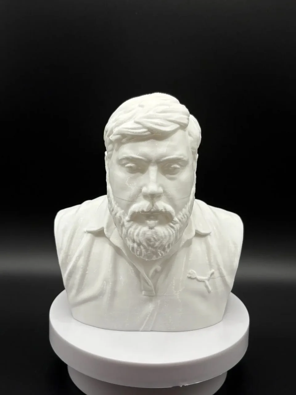 Портретный бюст мужчины, изготовленный методом 3D-печати