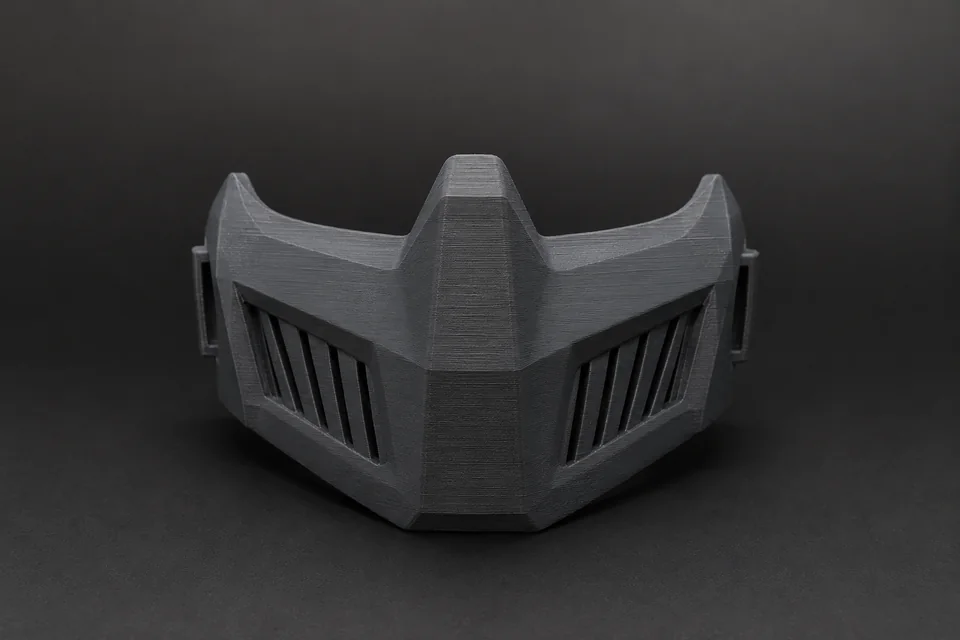 Чёрная декоративная маска в стиле киберпанк после 3D-печати